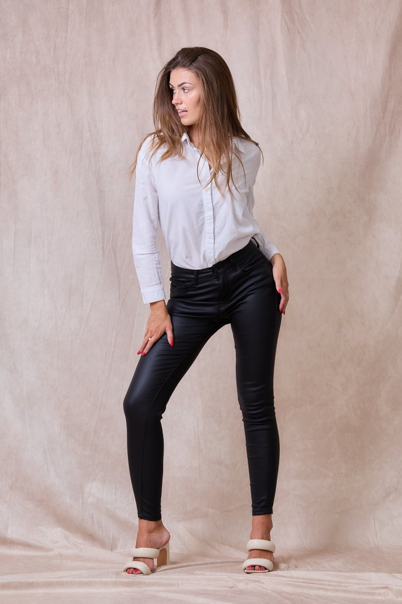 Pantalon slim enduit en couleur ( Push-up ) - ANA & LUCY – Image 4
