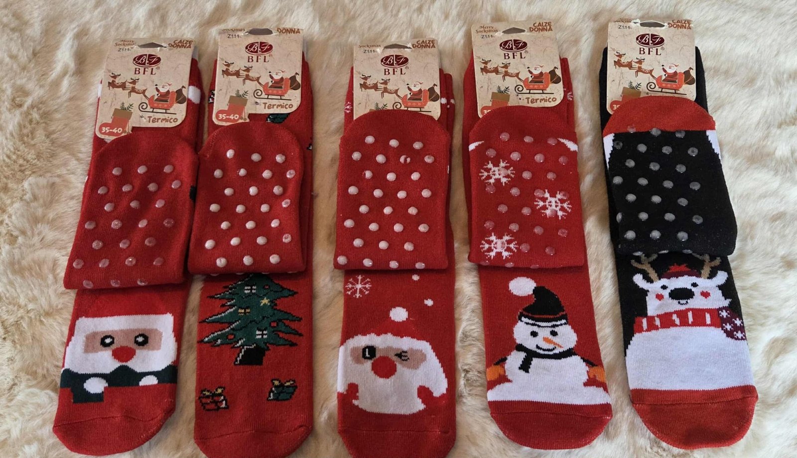 Chaussettes antidérapantes de Noël – Image 2
